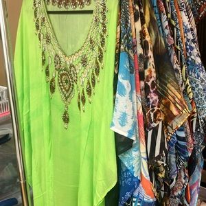 Kaftans price is for one